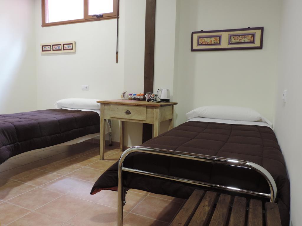 Albergue Santo Tomas De Canterbury Леон Экстерьер фото