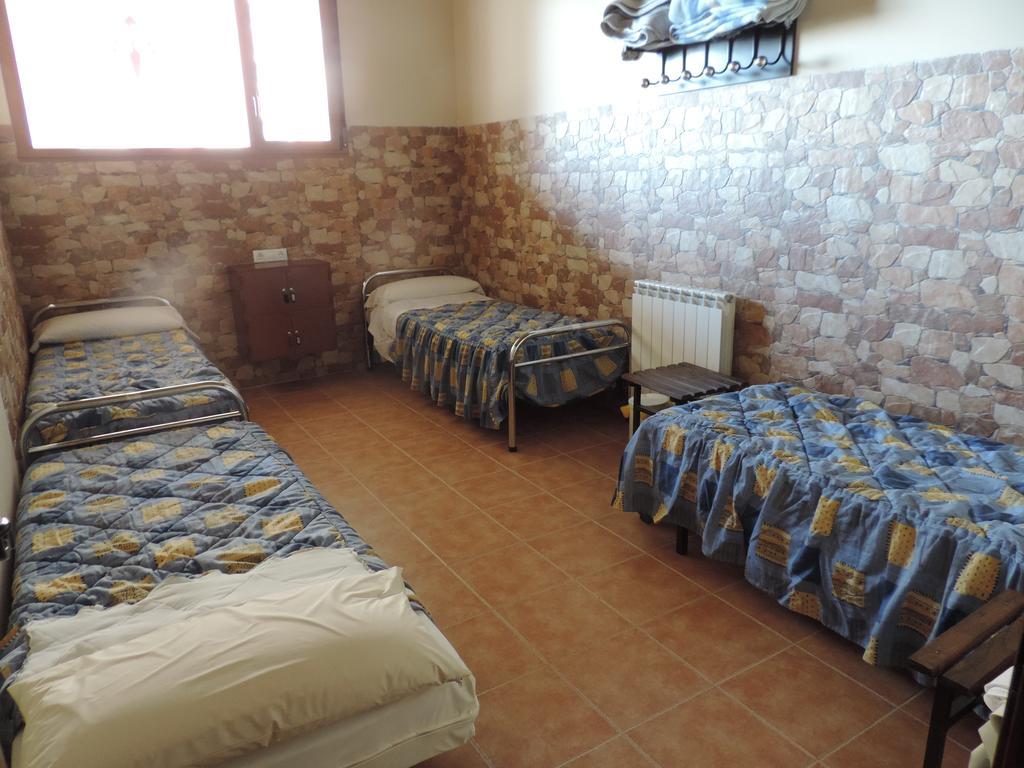 Albergue Santo Tomas De Canterbury Леон Экстерьер фото