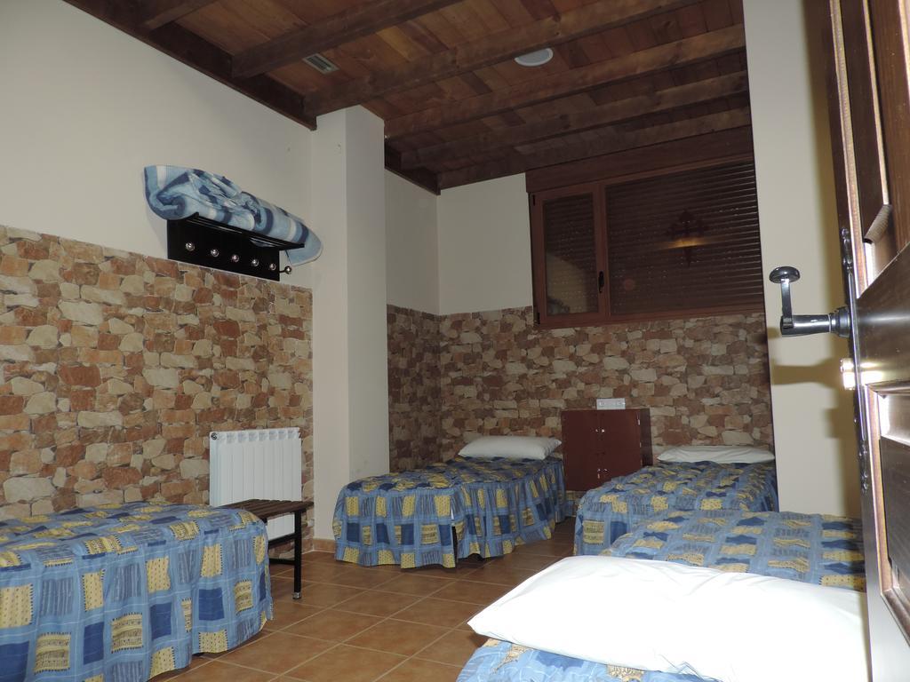 Albergue Santo Tomas De Canterbury Леон Экстерьер фото