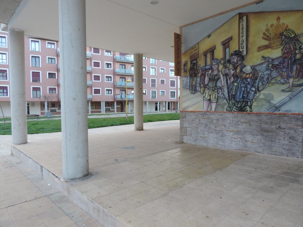 Albergue Santo Tomas De Canterbury Леон Экстерьер фото