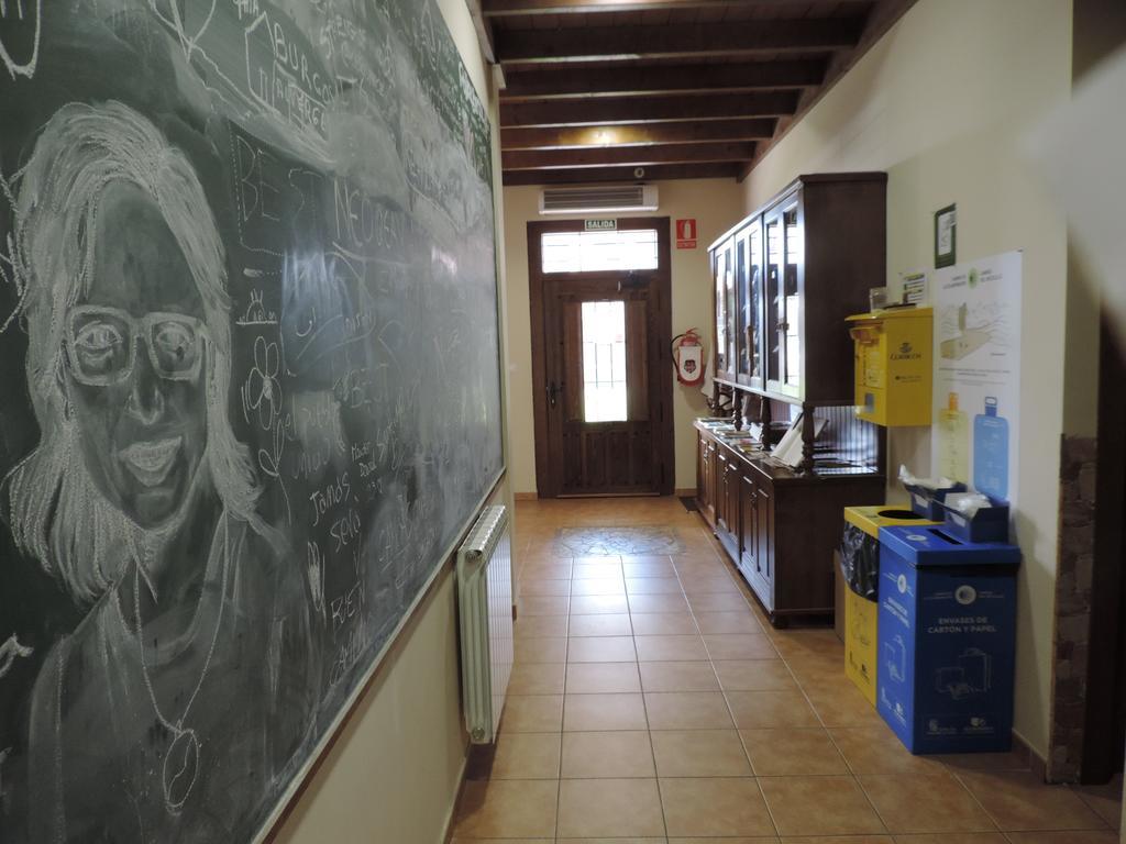 Albergue Santo Tomas De Canterbury Леон Экстерьер фото