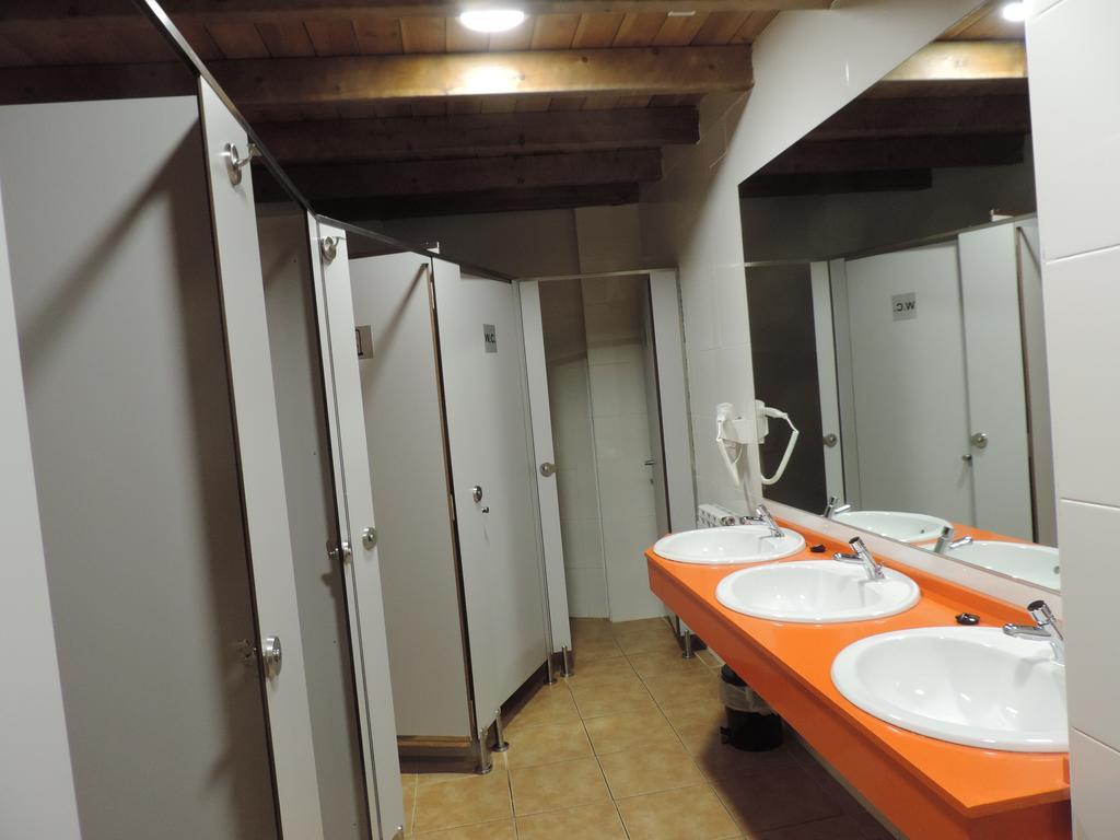 Albergue Santo Tomas De Canterbury Леон Экстерьер фото