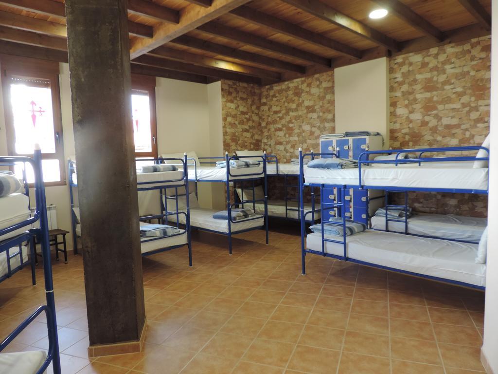 Albergue Santo Tomas De Canterbury Леон Экстерьер фото