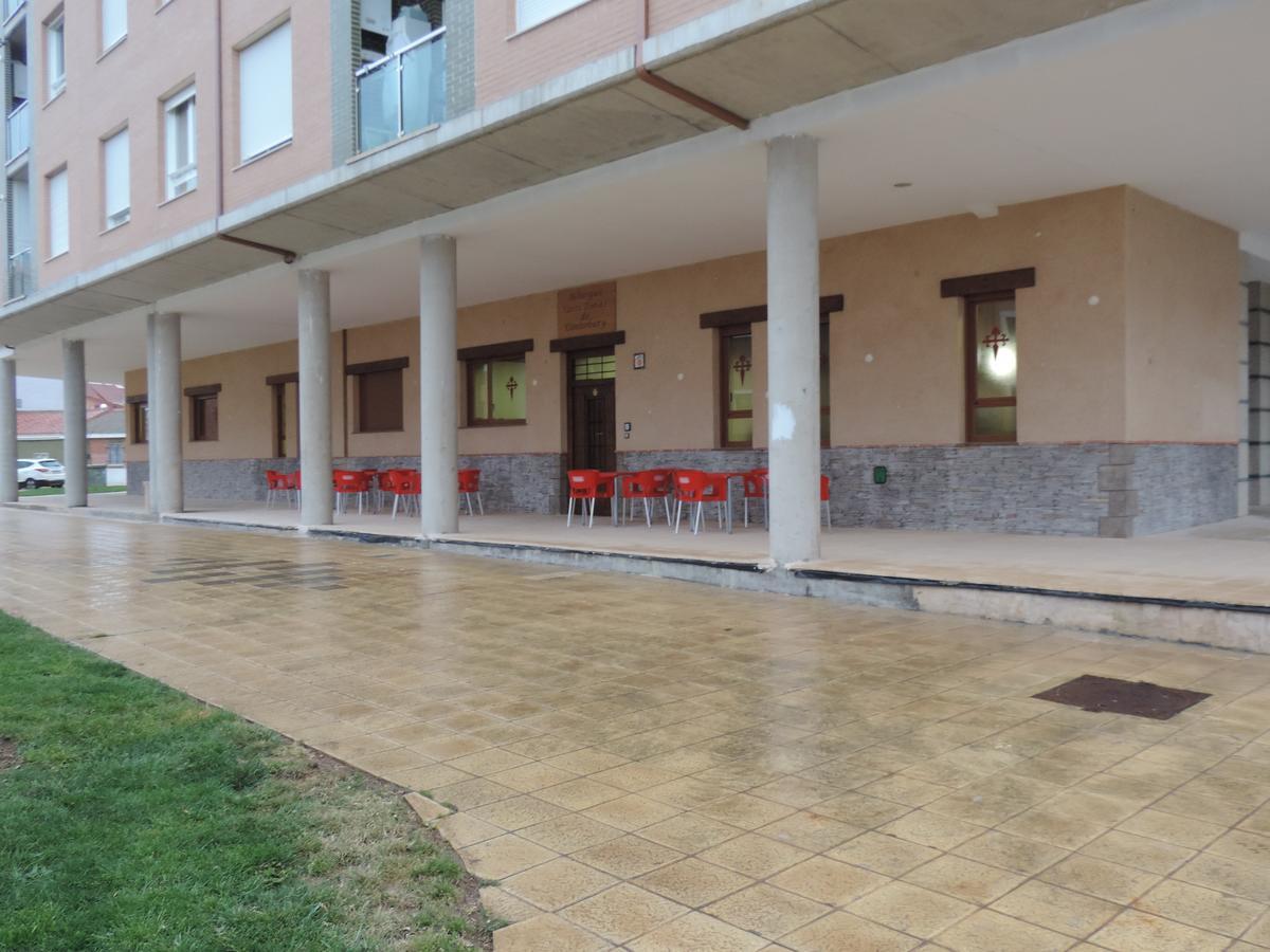 Albergue Santo Tomas De Canterbury Леон Экстерьер фото
